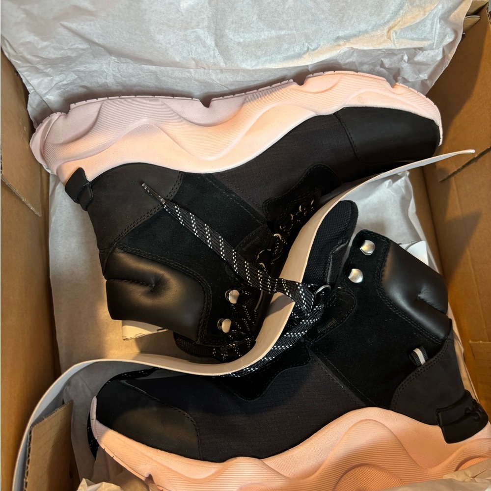 Sorel Black and Pink Women's Boots